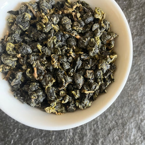 Oolong Tea: Golden Jade (Four Seasons "green" oolong)